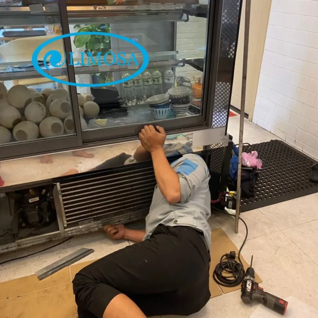 dịch vụ sửa tủ trưng bày bánh kem