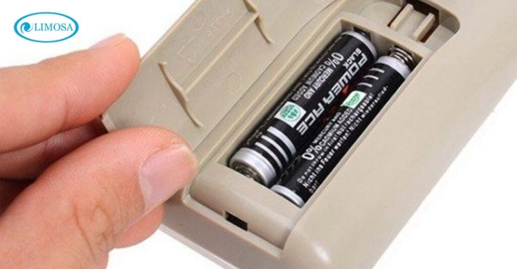 Remote máy lạnh hết pin