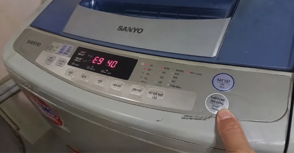 Biểu hiện máy giặt Sanyo báo lỗi E9 40