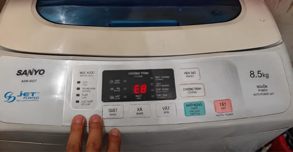 Lỗi E8 máy giặt Sanyo