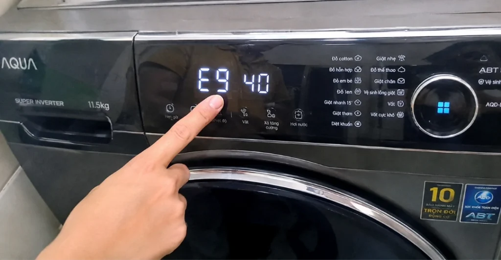 Lỗi E9 40 máy giặt Aqua là gì