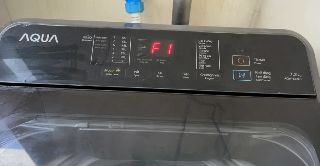 Lỗi F1 máy giặt Aqua là gì
