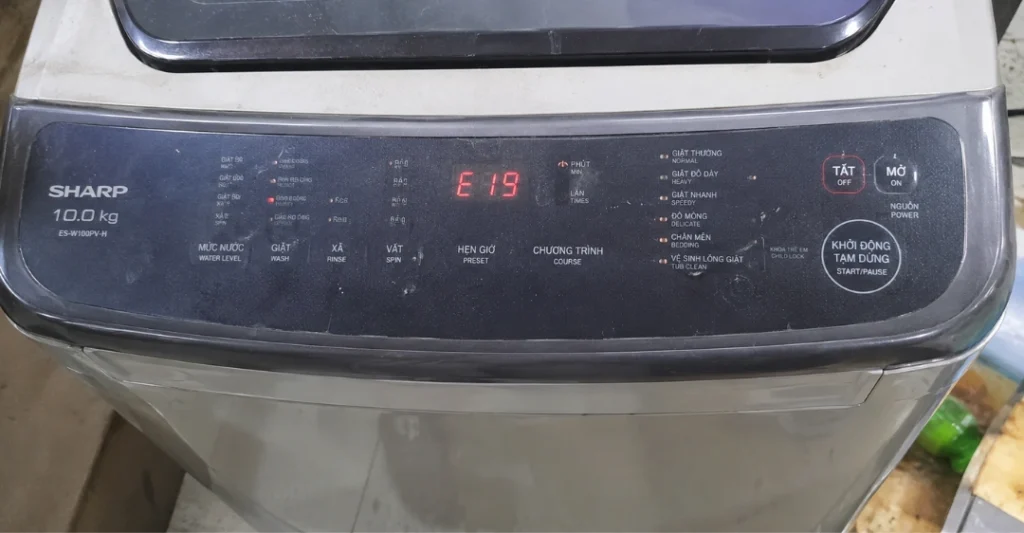 Lỗi E19 máy giặt Sharp là gì