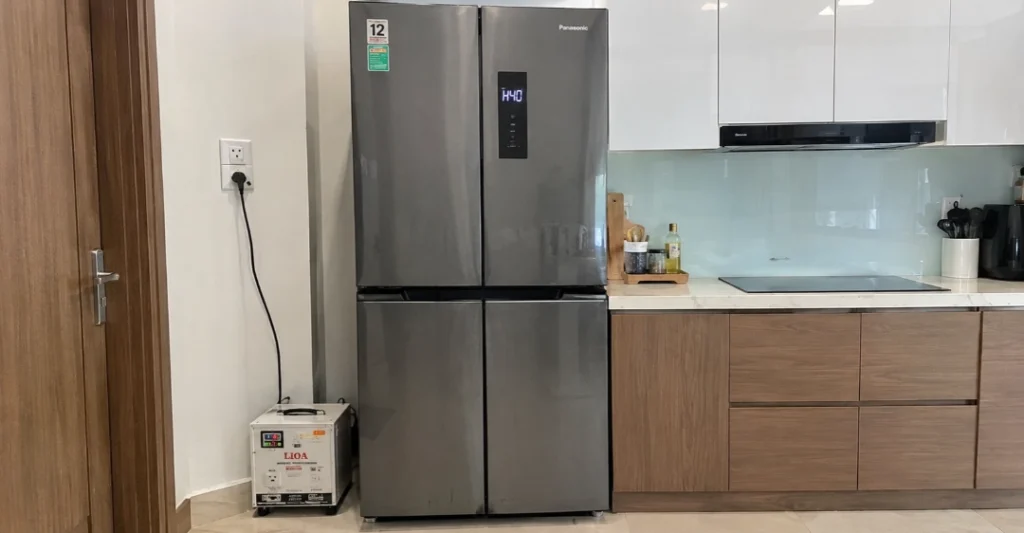 Sử dụng thiết bị ổn áp (lioa) hoặc bộ bảo vệ nguồn