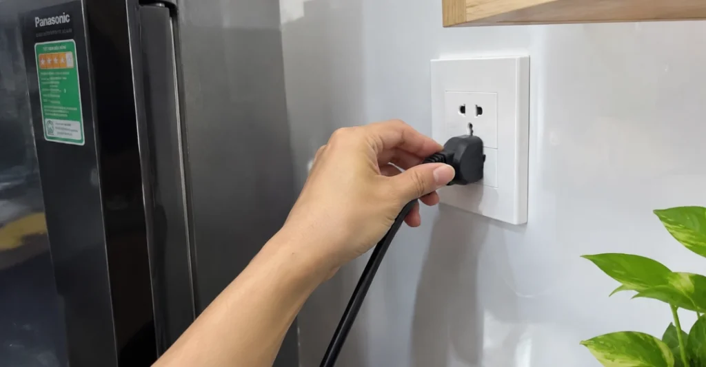 Kiểm tra và cắm lại nguồn điện